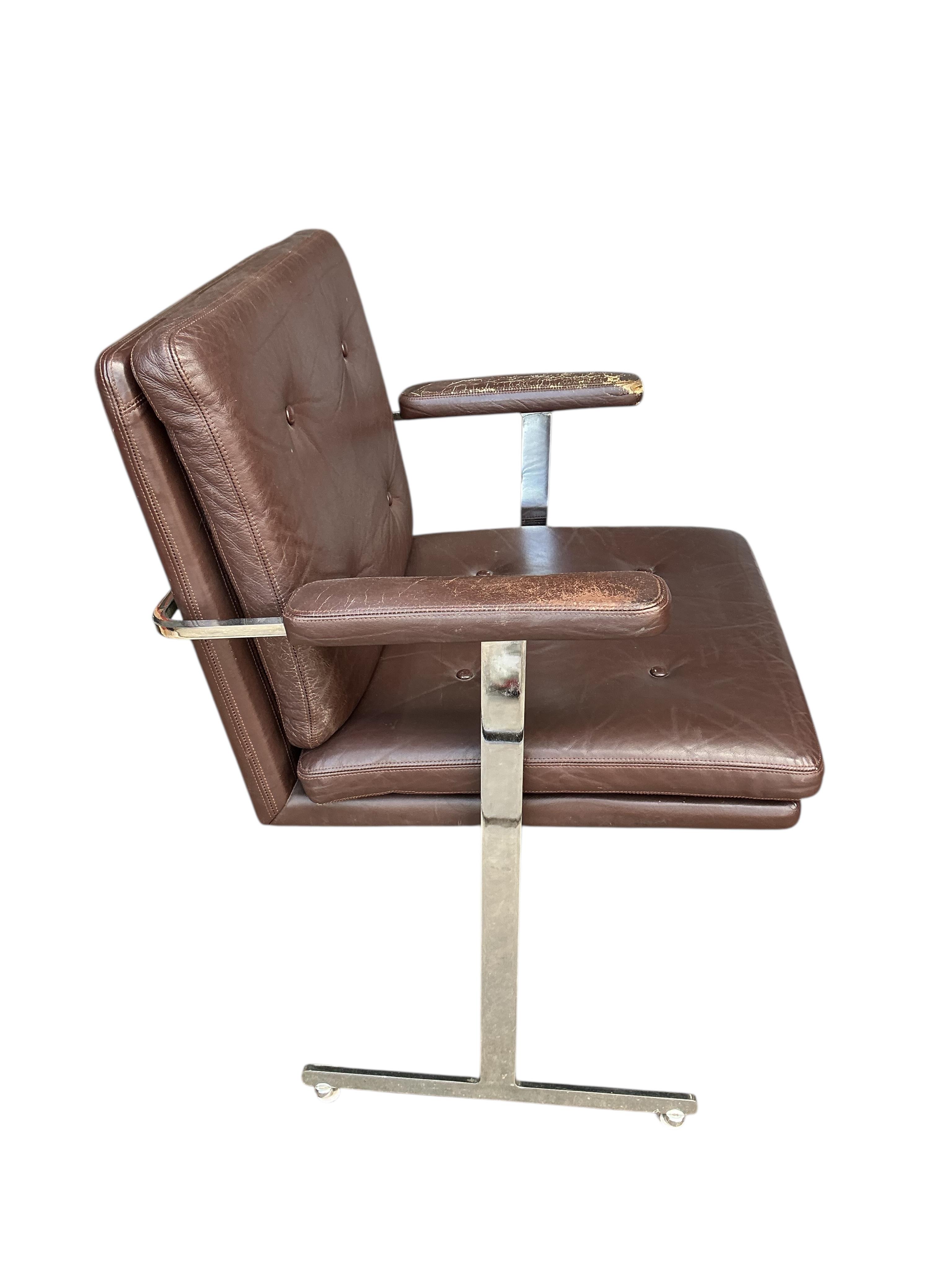 Robin Day for Hille. A pair of Delphi leather and chrome chairs